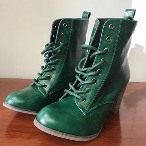 Chelsea Crew forrest green boots (great condition)